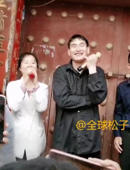 朱之文|敢搬走就被刨祖坟？大衣哥亲自回应：没有的事，这是谣言