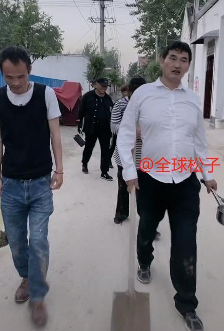 朱之文|敢搬走就被刨祖坟？大衣哥亲自回应：没有的事，这是谣言