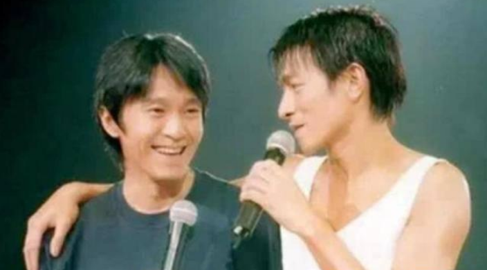 刘德华演唱会|他是香港大佬，向华强70大寿都请不来，刘德华演唱会却频频现身