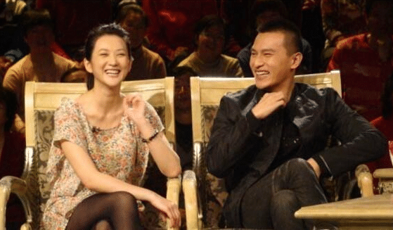 秦俊杰|她为把弟弟带进娱乐圈，当众扇弟弟一巴掌，今弟弟红得发紫她却成无名小卒