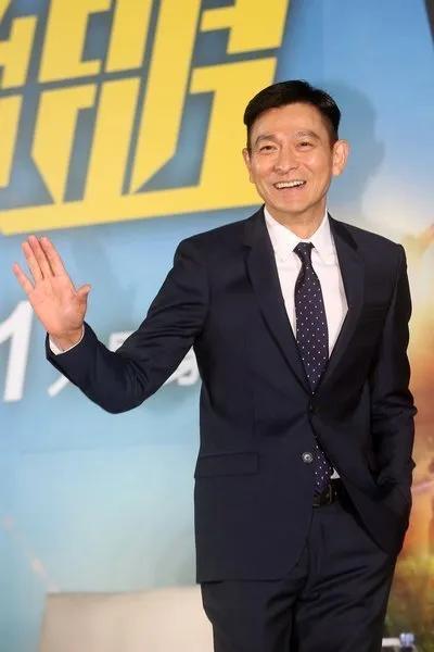 张学友|张学友隐退，谭咏麟热衷慈善，曾经的乐坛神话现在都怎么样了？