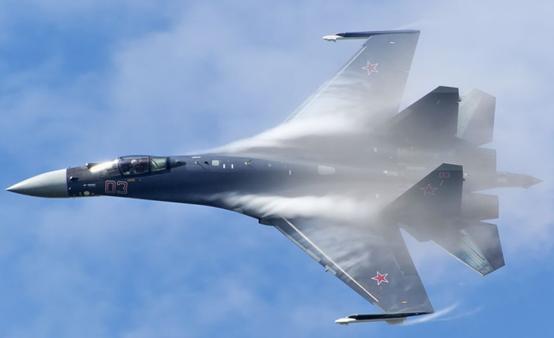 要提升飞机的推重比和升阻比,无非就是两个方面:1,大推力发动机;2