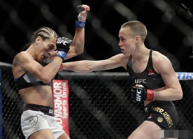 随后罗斯拿自己之前和乔安娜打比赛做例子:"我在与乔安娜二番战中也打