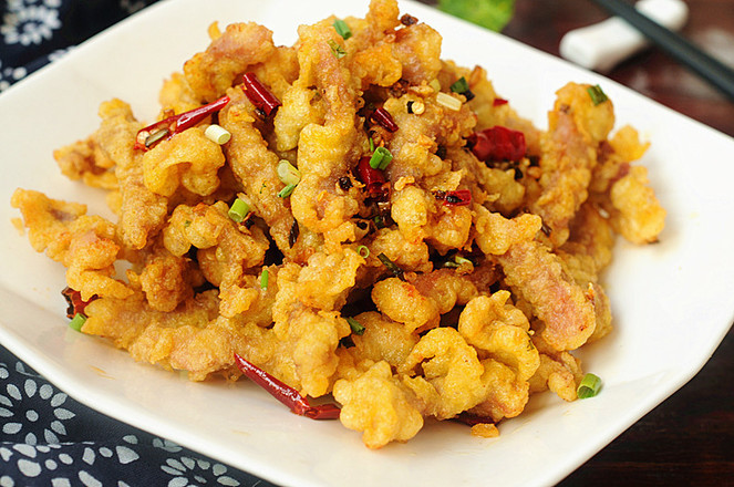 里脊肉这么做超简单,香辣美味又下饭,好吃到停不下来