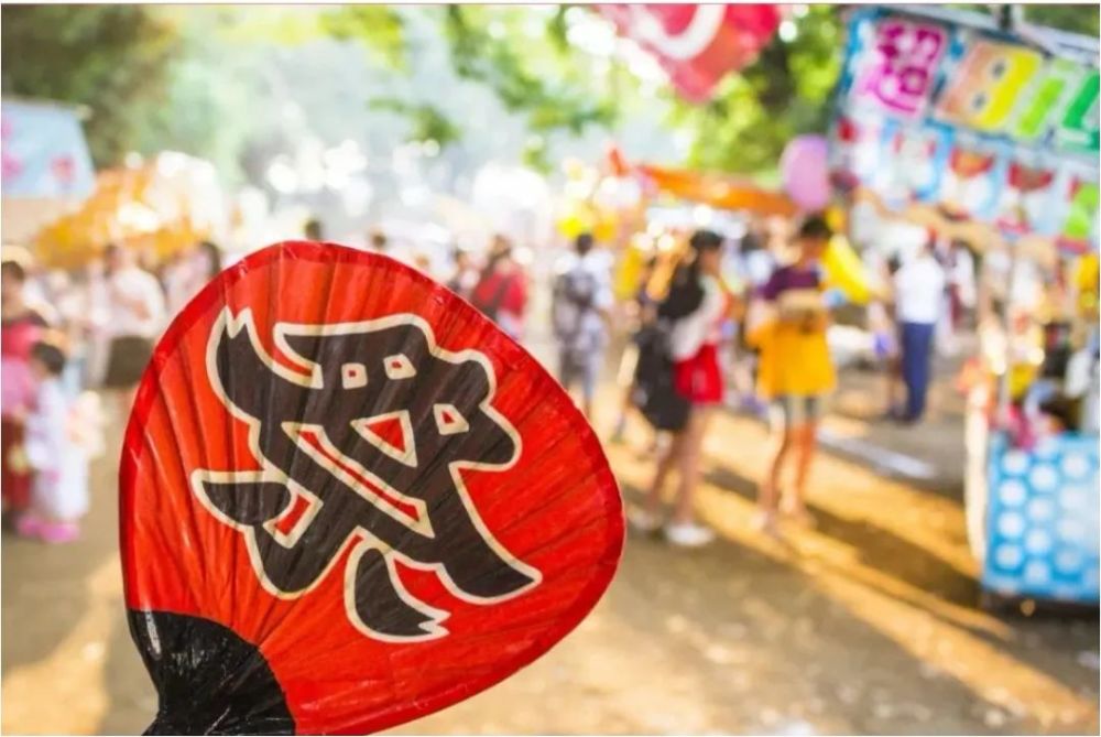 7月開始各地煙花大會,8月的各種祭典活動,比如最出名的就是京都的只園