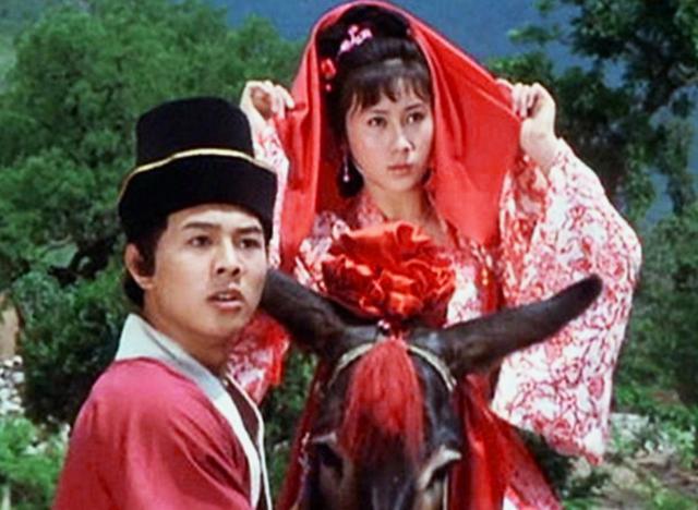 丁岚|“牧羊女”丁岚：当红移民新加坡，落魄后回国“捞金”，今成富婆