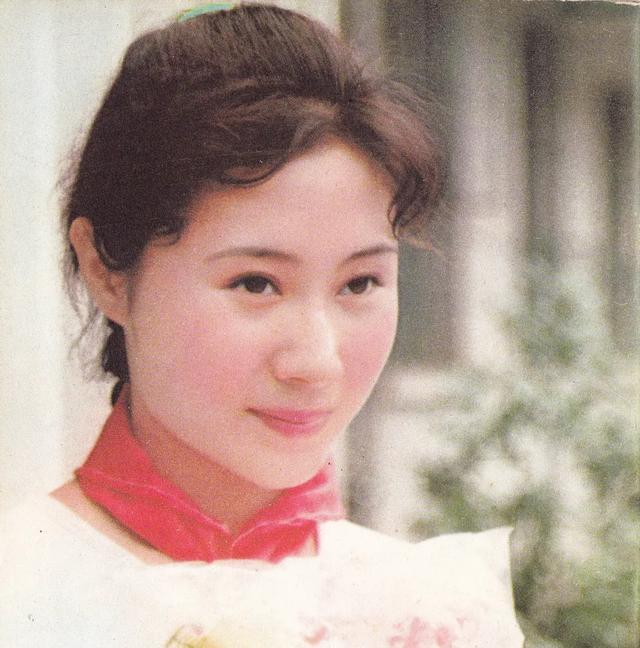 丁岚|“牧羊女”丁岚：当红移民新加坡，落魄后回国“捞金”，今成富婆
