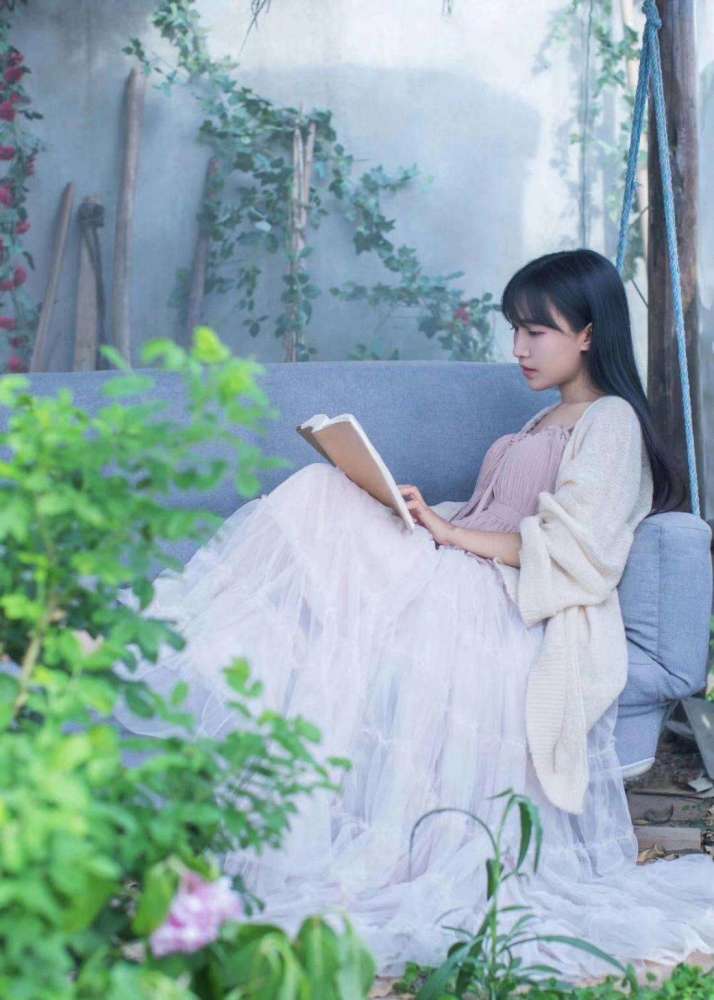 伊能静|称梅艳芳惨，讲李子柒躲山里种菜，自称90年代最红的伊能静凭啥？
