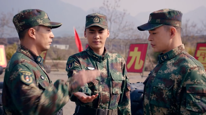 号手就位预告超燃李易峰戎装俊美霸气与陈星旭同框超养眼