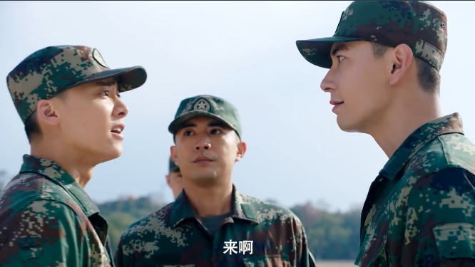 号手就位预告超燃李易峰戎装俊美霸气与陈星旭同框超养眼