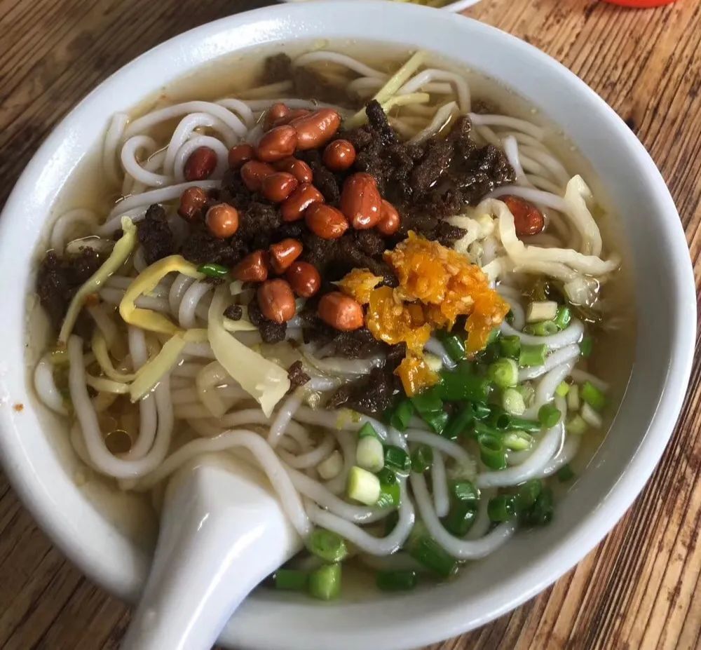麻烦给我的爱人来一碗抱罗粉我喜欢阅读她满足的眼眸