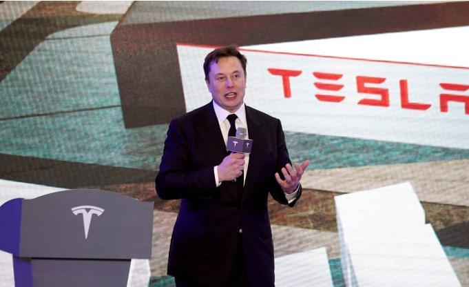 非农不负众望美股全线高开道指涨逾400点纳指再创新高