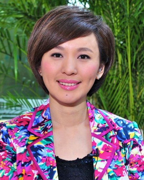 欧阳夏丹|央视美女主播欧阳夏丹：16岁丧父，20岁母亲患癌，如今43岁仍单身