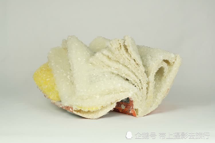 水晶|他用9年时间研究书籍，把书变成水晶艺术品，赋予书第2次生命