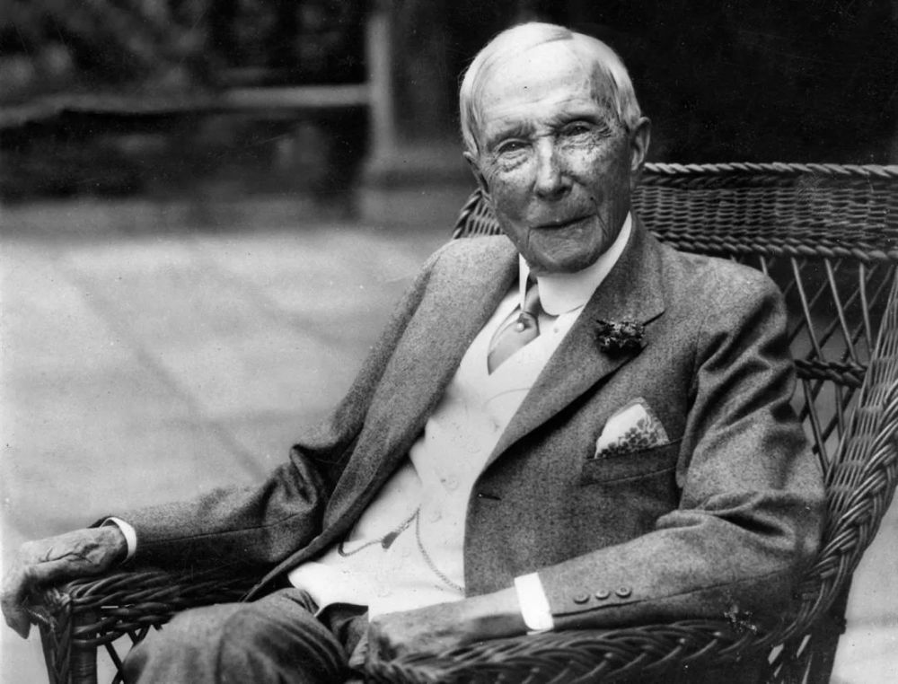 穷人洛克菲勒如何逆袭成美国历史首富?他用40年写了38份成功指南