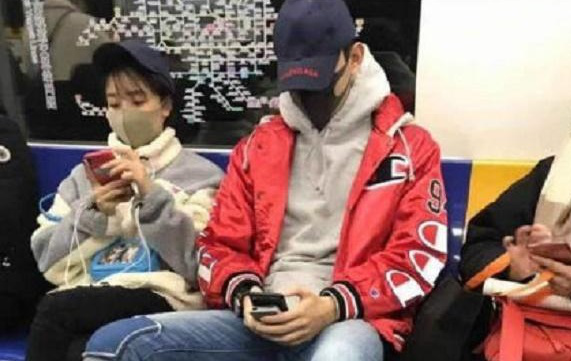 于小彤|年度尴尬情侣？