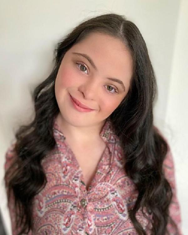 gucci也"正确"了,唐氏患者做模特推彩妆系列,首日获80万点赞