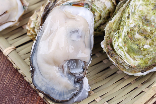 国内10元2斤称霸烧烤地摊|生蚝|海蛎子|法国_美食|烧烤