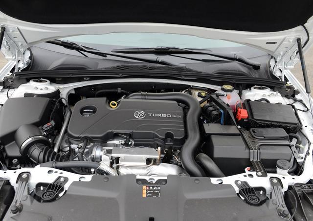 13万多买别克君威?1.5t 9at,车长超4米9,入门配置就很齐全