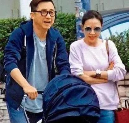 庾澄庆|庾澄庆莫名上热搜：伊能静“牵手门”后，他们怎么样了？