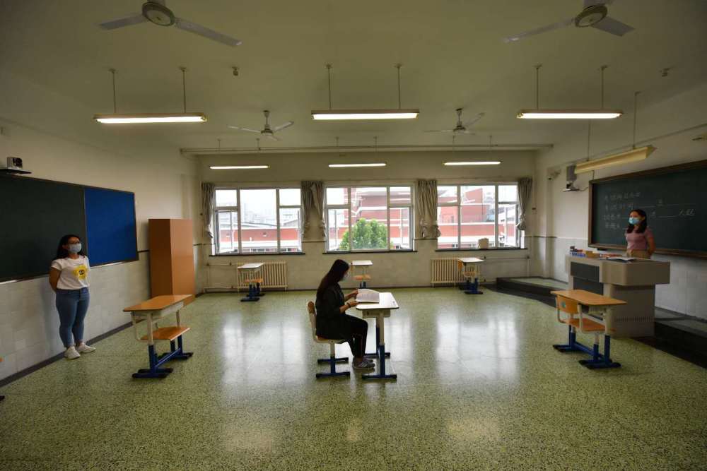 北京十二中|探访北京十二中考点：增设防疫副主考，考生间距2米以上