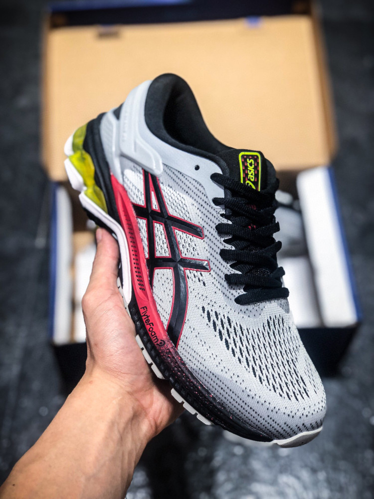 asics 亚瑟士 gt-2000 轻量缓震跑鞋上脚