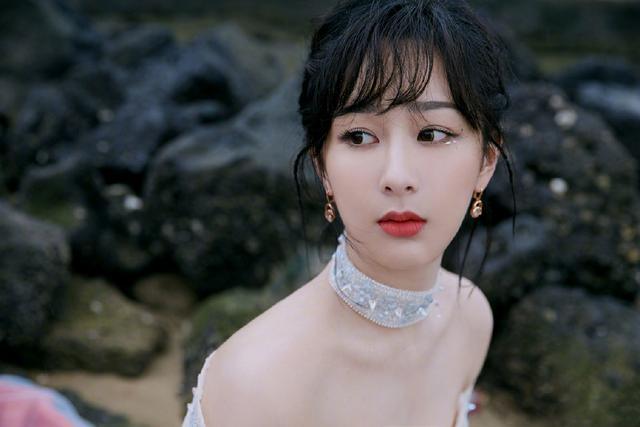 杨紫|青簪行再曝路透！杨紫放飞自我被批不敬业，与肖战另类同框成亮点