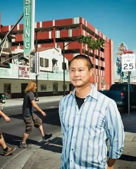 和其他企业家一样,谢家华很小的时候就开始尝试创业,他的目的很现实也