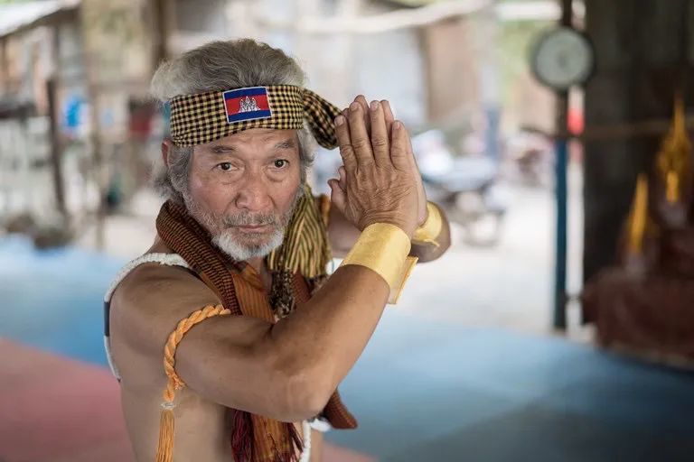 优秀,但其中的武打场面却着实吸引了大批观众,算得上是柬埔寨传统武术