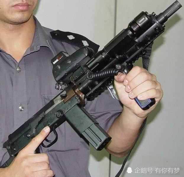 79式微声冲锋枪暴改款亮相 太惊艳了 腾讯新闻