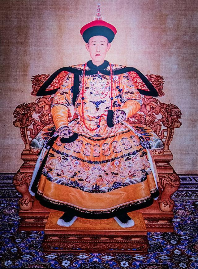 易中天骂乾隆皇帝"没干好事""王八×",努尔哈赤后人怒而举报