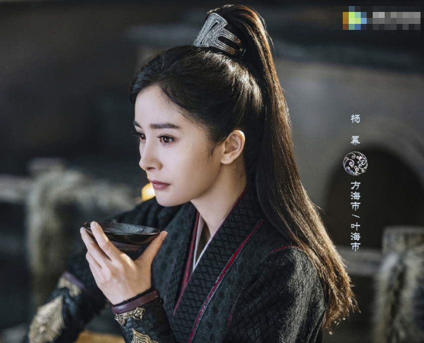 陈伟霆|《斛珠夫人》片场欢乐多，杨幂陈伟霆互拍，这拍照技术也太好了