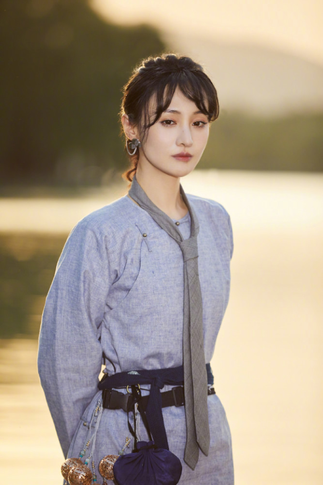 郑爽|郑爽又瘦了？参加综艺生图流出，看到双腿后怀疑自己的眼睛