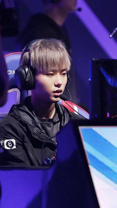 云顶之弈公开赛来袭前edg上单选手童扬成夺冠大热门