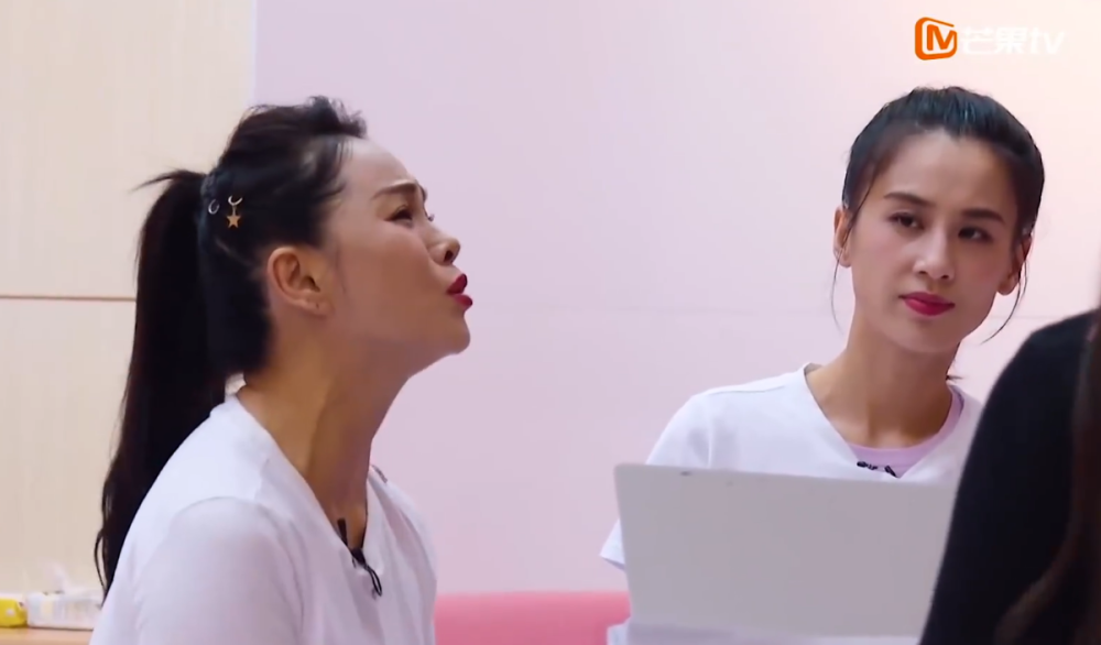 乘风破浪的姐姐|《乘风破浪的姐姐》伊能静在哪组，哪组气压低，黄圣依张萌都蔫了！