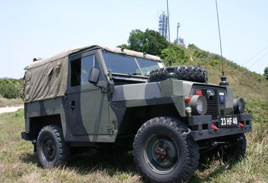 如我军装备的猛士战车就推出了其民用版,又如我国长期装备的一汽军用