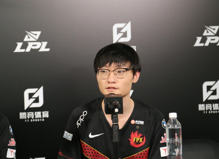 fpx小天成电竞圈风向标后,专访直言:挫折是很宝贵的经验,要持之以恒!