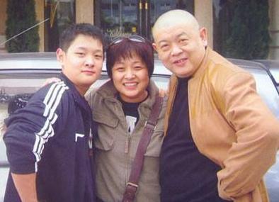 傅彪|被“兄弟”坑惨，为人仗义的傅彪，去世后把人脉留给了儿子
