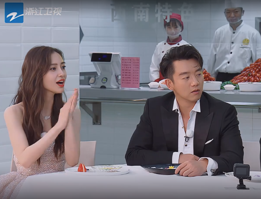 郑恺|郑恺娶了苗苗还能“玩得开”？跑男站位已说明原因，导演真懂老粉