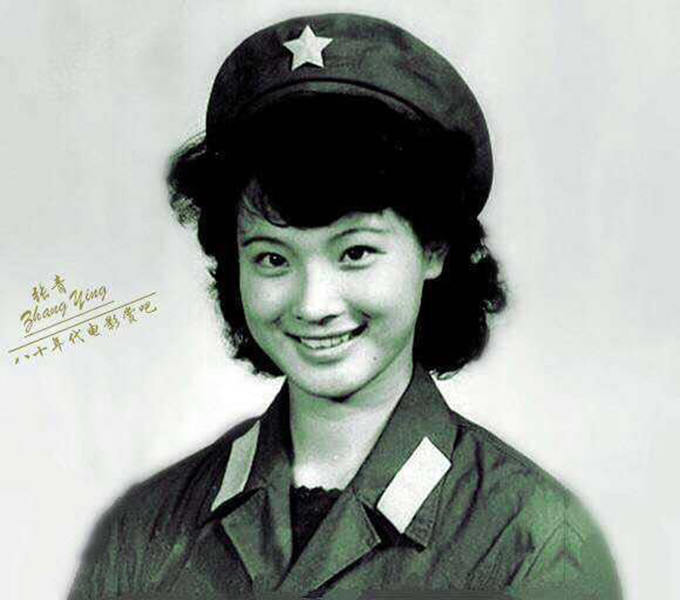 "武则天"张青罕露面,身材发福但贵气十足,已成身价不菲女总裁_腾讯