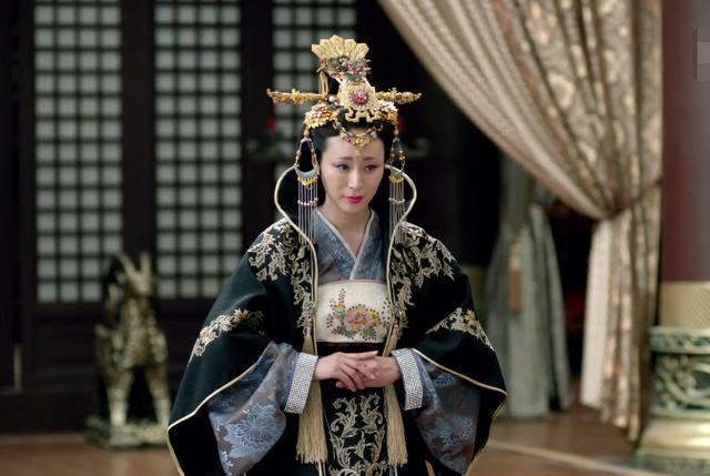 《琅琊榜》:这件事看出越贵妃智商爆表,但蠢儿子让她心里苦极了