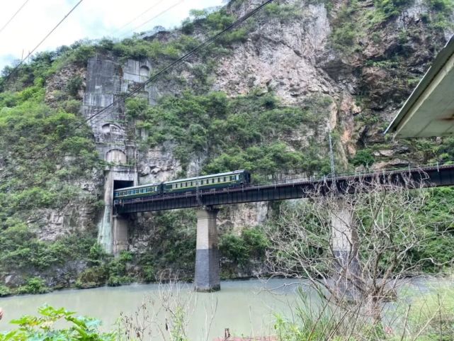 不平凡的成昆铁路|成昆铁路|隧道