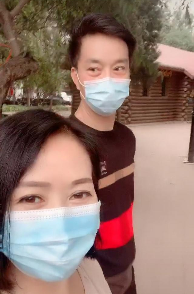 《乡村爱情》玉田娘与小4岁丈夫同框近照 网友:比赵四强太多