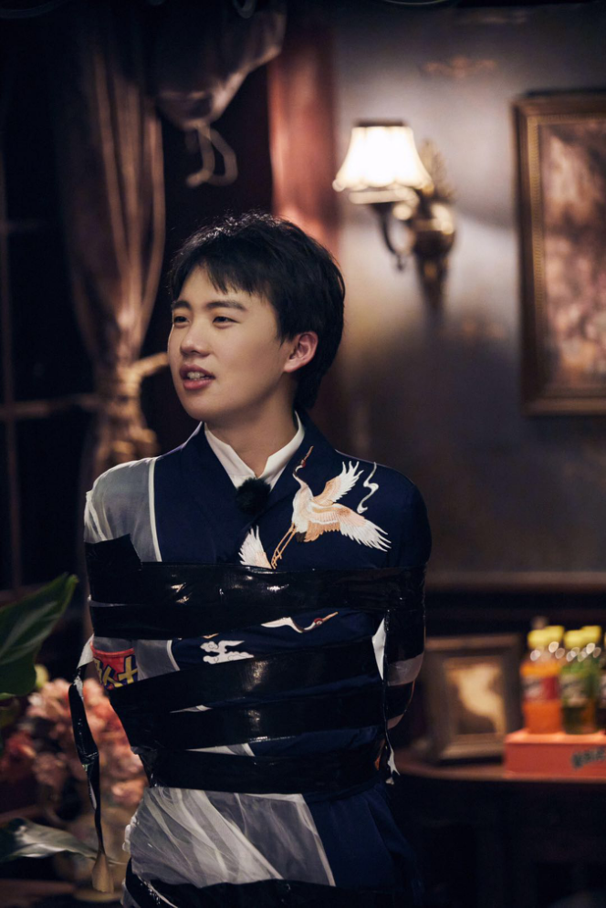 郭麒麟|学历低怎么了？郭麒麟初中没毕业，三档高智商综艺找他当嘉宾