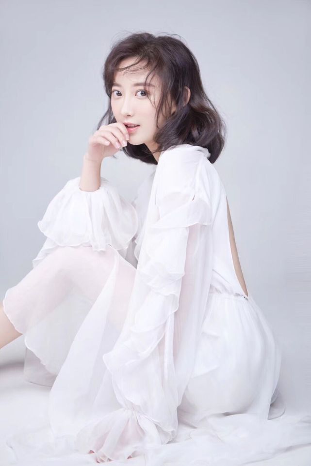 中国正能量95后艺人歌手陈乐添到上海发展必定前途光明