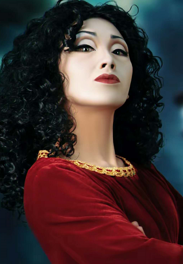 短发小伙儿仿妆长发公主后妈,开始:看你的能耐,最后:气场十足!