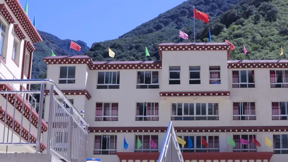 只争朝夕不负韶华浓情书写时代答卷白玉县盖玉片区发展纪实