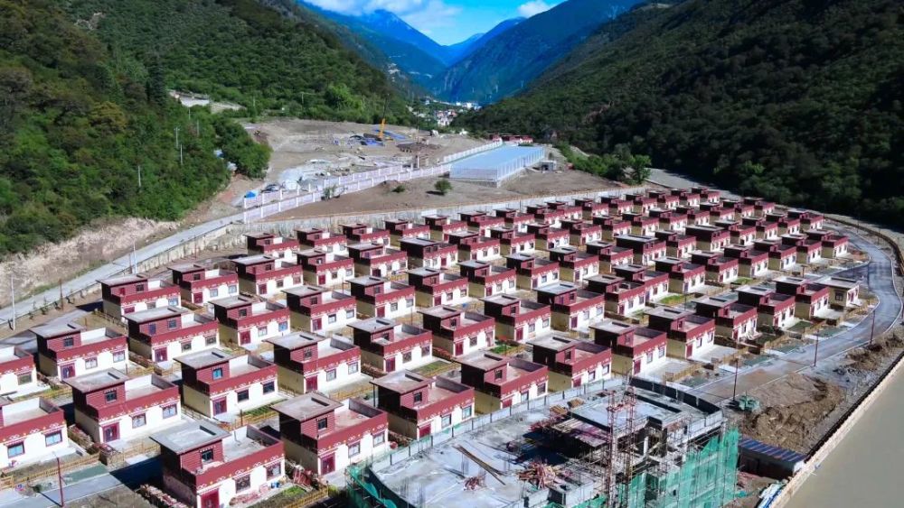 只争朝夕不负韶华浓情书写时代答卷白玉县盖玉片区发展纪实