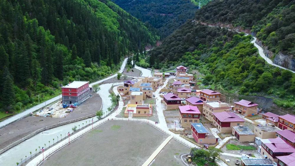 七十年间,沙马乡日新月异,但由于人均耕地少,可用