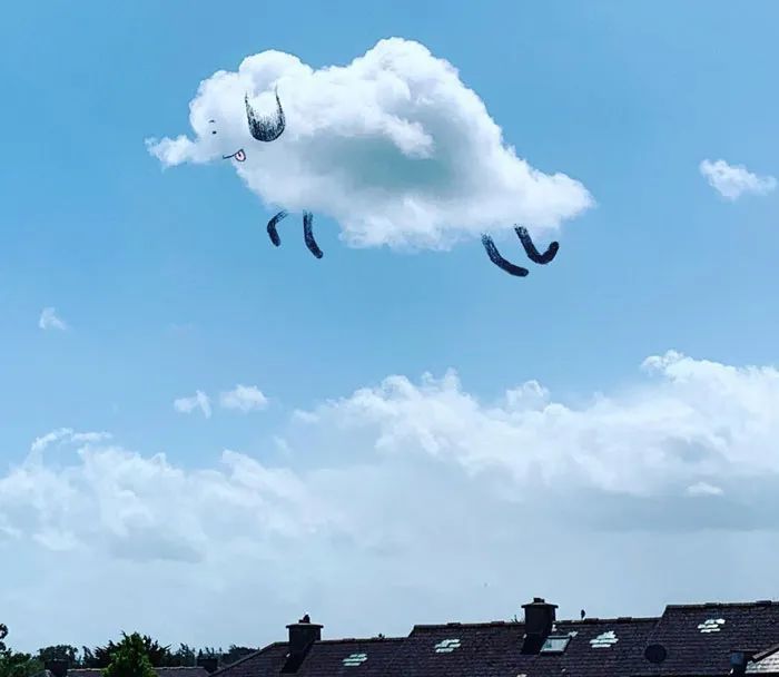 快看过来天上奇形怪状的云彩在跟你打招呼